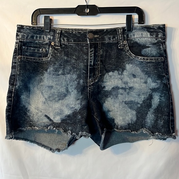 Forever21 Blue Denim Shorts Size 12 - Picture 1 of 6